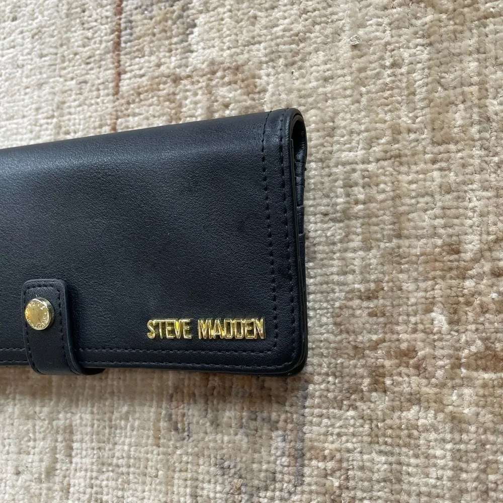 Steve Madden Black Clutch Wallet with Gold Accent - Picture 4 of 9
